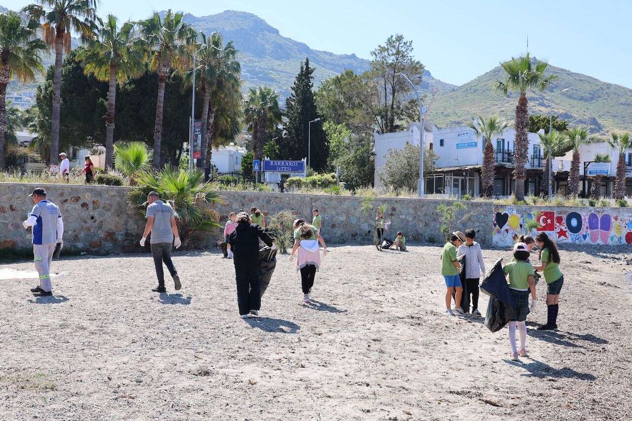 Kıyıda Temizlik Seferberliği: 38,5 Kilogram Atık Toplandı 1